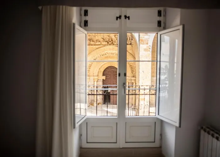 La Corte * Carrion De Los Condes